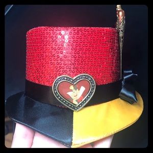 Disney Parks Queen of Hearts top hat BNWT